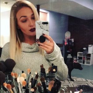 Meet your Posher, Carlye